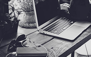 最新足球资讯：女子赛事中的惊险一幕！，女子足球超级赛程