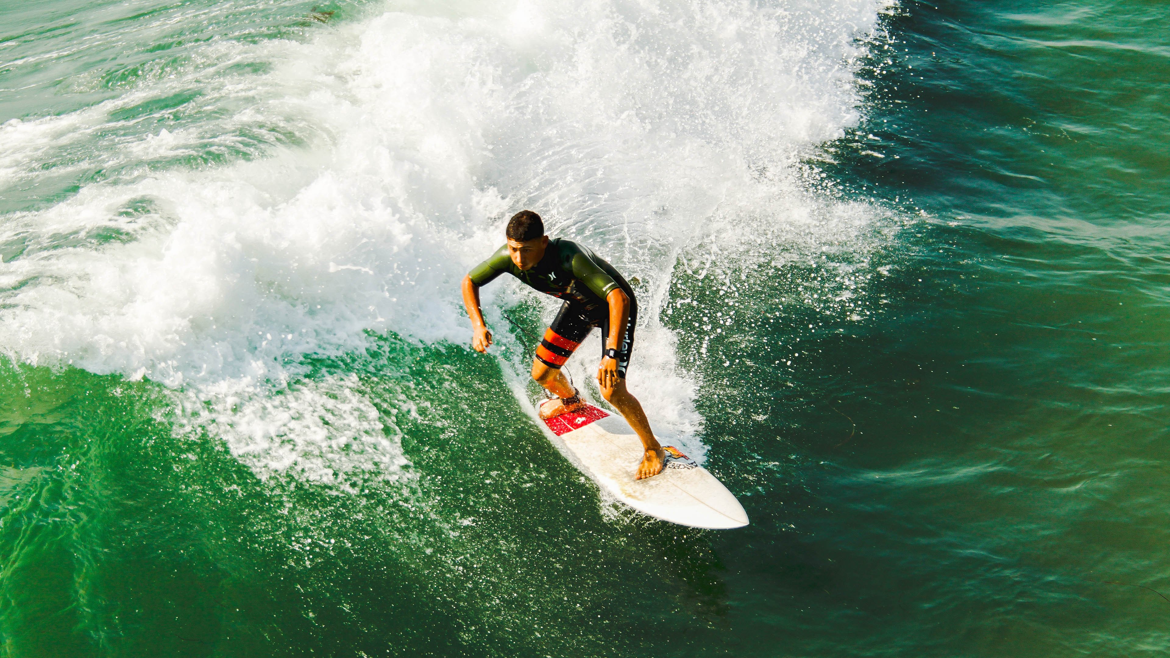 广岛三箭面对强敌，团结一心向前冲，广岛三箭vs东京
